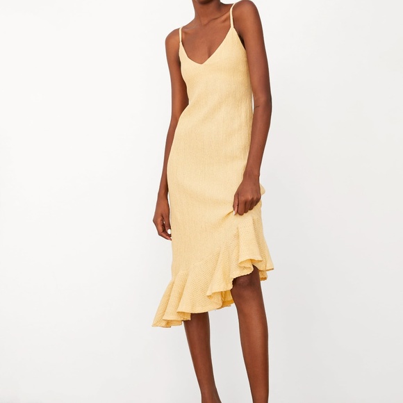zara Dresses & Skirts - Zara TEXTURED WEAVE DRESS WITH RUFFLE